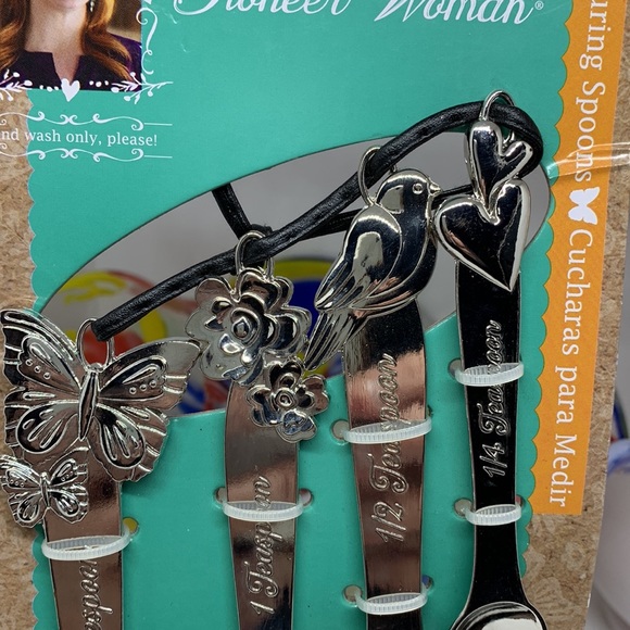 The Pioneer Woman cowboy Rustic Set of Metal Measuring Spoons NEW - Picture 4 of 4